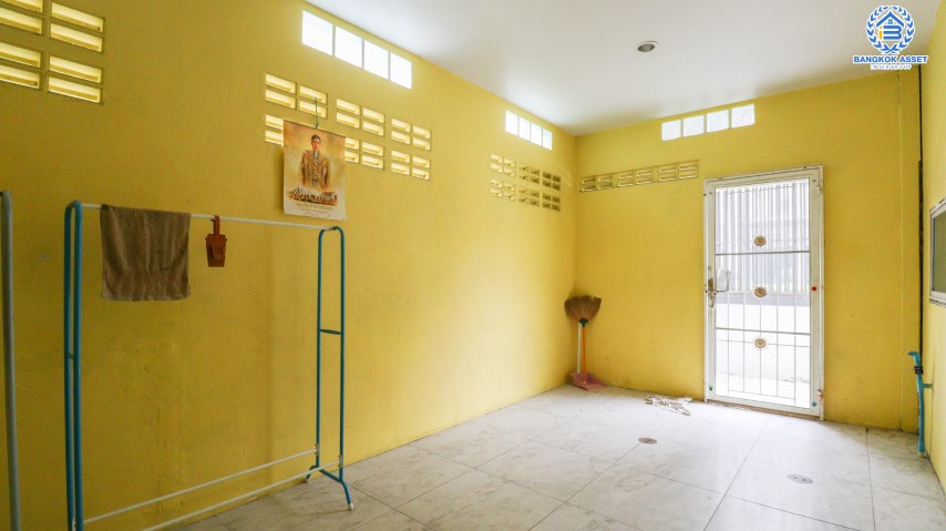 *****ทาวน์เฮ้าส์มือสองหลังมุมนนทบุรี ม.อารียา เดอะคัลเลอร์ แจ้งวัฒนะ-ติวานนท์ เนื้อที่ 23.3 ตร.ว สภาพดี พร้อมขาย กับฟังก์ชัน 3 ห้องนอน 2 ห้องน้ำ 1 ที่จอดรถ ทำเลติดแม่น้ำเจ้าพระยา เดินทางสะดวก เชื่อมต่อถนนหลายสาย ถนนศรีสมาน, ถนนติวานนท์ ใกล้ทางด่วน "แจ้งวัฒนะ" จองเลย!